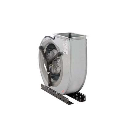 Image de Ventilateur radiaux 400V, CFE8- 940/D 850, aspiration d'un côté. Côté d'aspiration à gauche. Avec des pales recourbées en avant. (Fischbach)