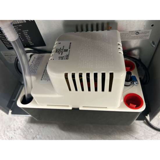 Bild von Kondenswasserpumpe in Airsec 11 eingebaut